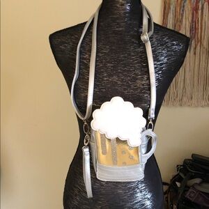 Novelty Beer Mug Crossbody Bag in Metallic Silver and Gold